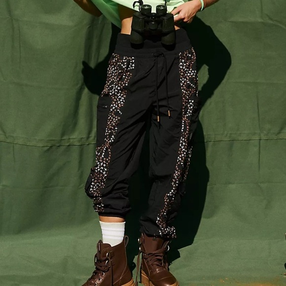 Free People Mystic Moon Pants Size Medium - Picture 1 of 5